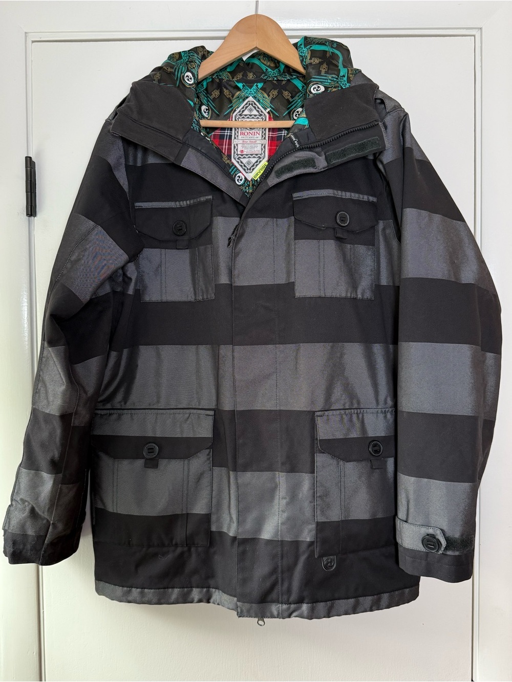 Burton Ronin Cheetah Ski Snowboard Jacket True Black Stripe Winter Oversized